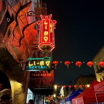 Li Po Cocktail Lounge